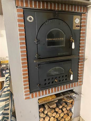 DETTAGLIO FORNO A LEGNA