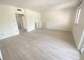 Appartamento di nuova costruzione al piano secondo con 2 terrazze