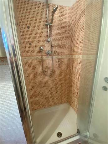 dettaglio doccia bagno