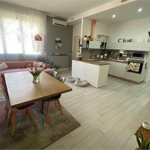 4 o più locali In Vendita a Prato