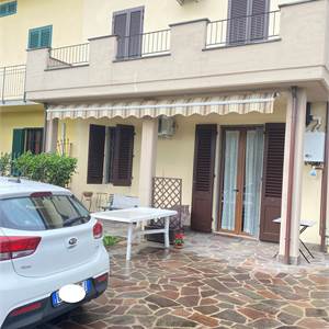 Casa singola In Vendita a Prato