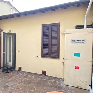 Casa singola In Vendita a Prato