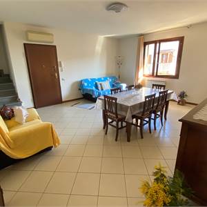 4 o più locali In Vendita a Prato