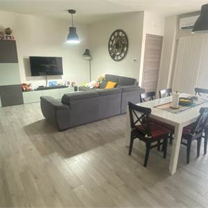 4 o più locali In Vendita a Prato
