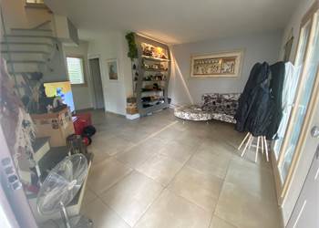 APPARTAMENTO SEMINUOVO CON GIARDINO