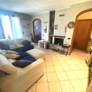 4 o più locali In Vendita a Prato