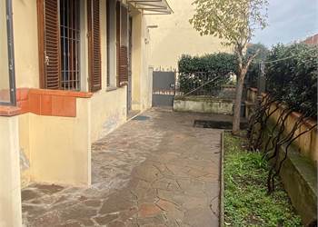 Coiano pressi Bilocale con Giardino 