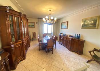 Appartamento 5 Vani con Garage